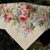 Rózsakert asztalterítő,137 x 240 cm