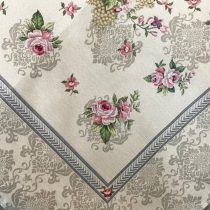 Rózsás klasszikus asztalterítő,137 x 240 cm