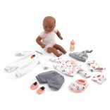 Játékbaba kiegészítőkkel - Cseri bőröndje - Cerise's suitcase