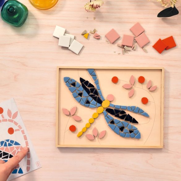 Műterem 72 - Mozaikkép, Szítakötő - Atelier 72, Mosaic