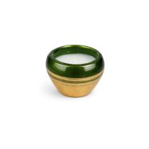 Zöld és arany kis gyertyatartó csíkokkal