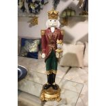 Piros karácsonyi dekoráció Diótörő 38cm