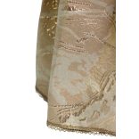 Arany karácsonyi dekoráció, Mikulás asszony 64 cm