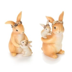 N.S.CY240702B Nyuszi kisnyuszival a hátán, virágkoszorúval, 7x7x12,5cm, műanyag dekorfigura