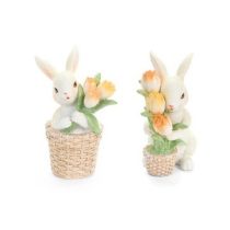   N.S.QHK260204B Nyuszi fonott virágtartós tulipánt ölelve, 8x5x10,5cm, műanyag dekorfigura