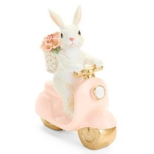 N.S.QHK260211 Nyuszi rózsaszín motoron, 12x5x14cm, műanyag dekorfigura