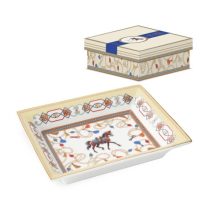   P.M.PM0136CHEV Porcelán kínálótál 19,5x15,5cm dobozban, Cheval